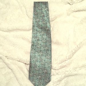 Men’s paisley tie